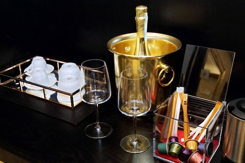 Hotel Spanish Diamond Luxury Suites Jacuzzi