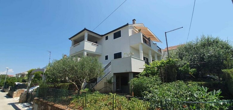 Apartamentos Salsa Brac