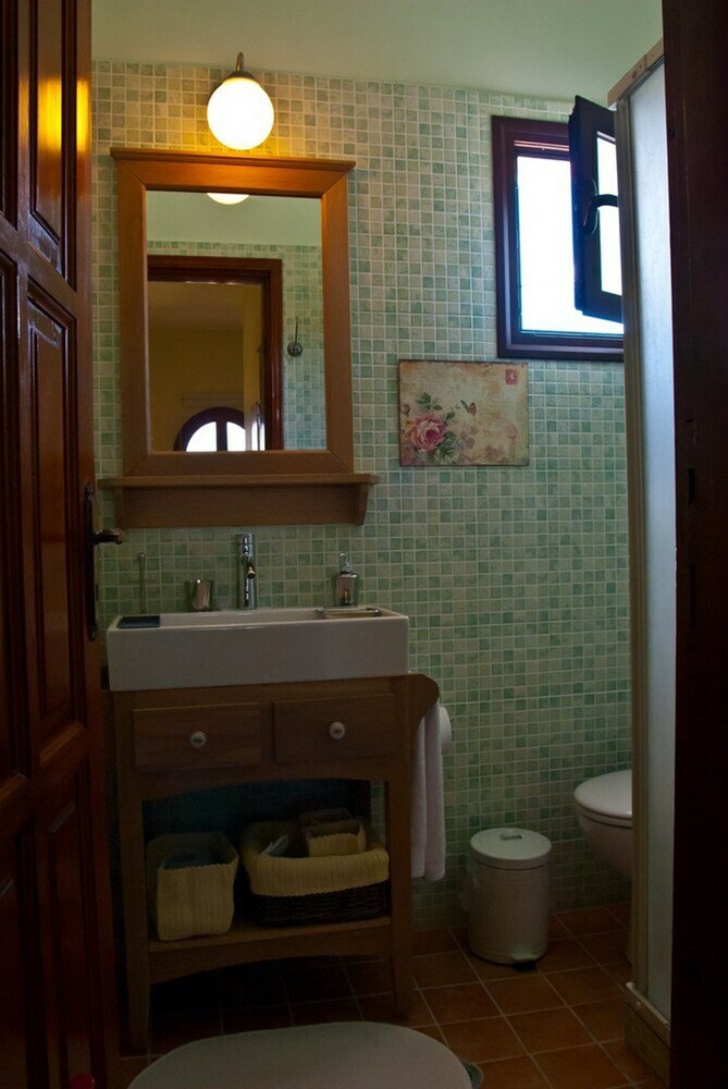 Amboula Beach Apartments