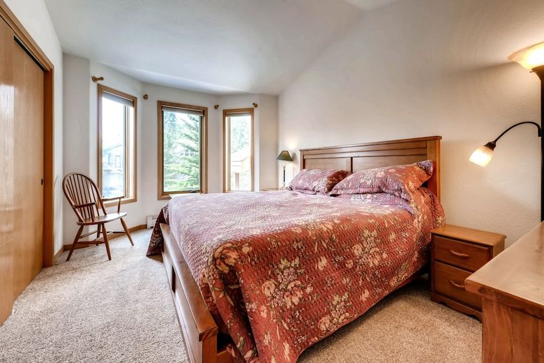 Lakepointe Court Town Homes By Crmr