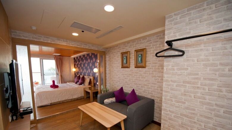 Bed & Breakfast Pin Chiao Hotel