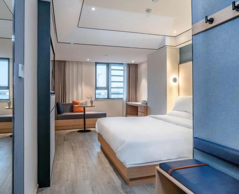 Vyluk Hotel Chongqing Light Rail Station