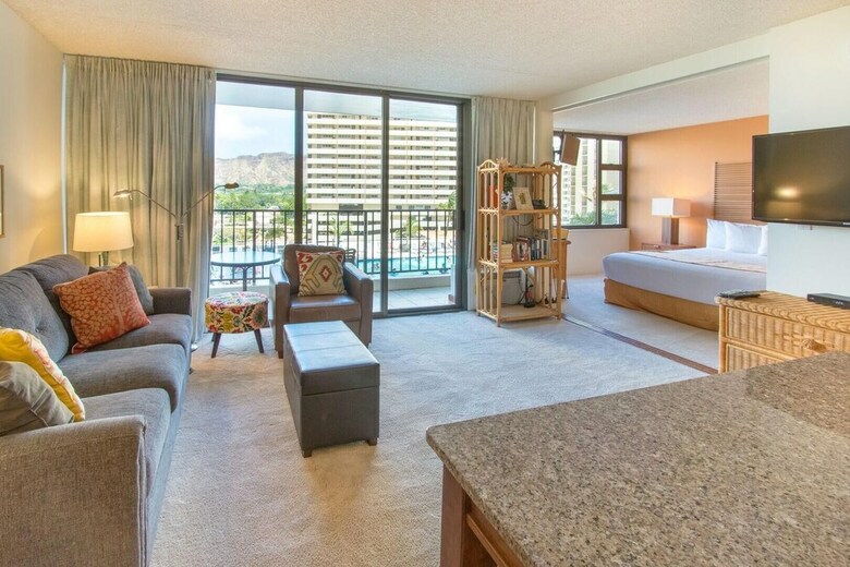 Waikiki Banyan By Koko Resorts