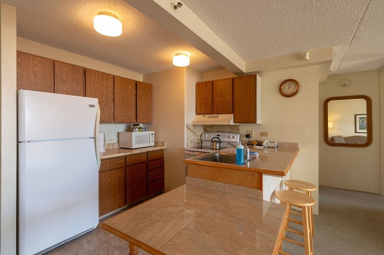 Waikiki Sunset Suite 2404