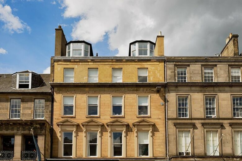 Luxury George Street Apartments: Edinburgh Suite