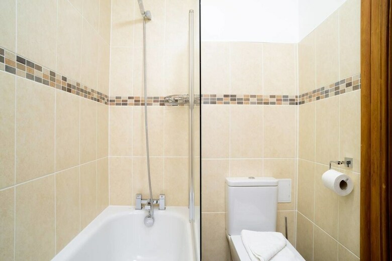 Apartamentos 5 Bedroom Apt Near Meadows & George Square