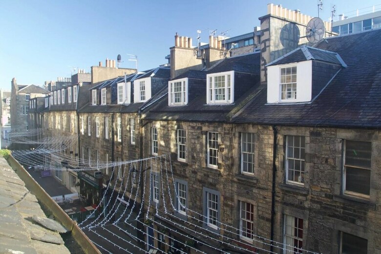 Perfect Location - Stylish 2bd Rose St Apartment