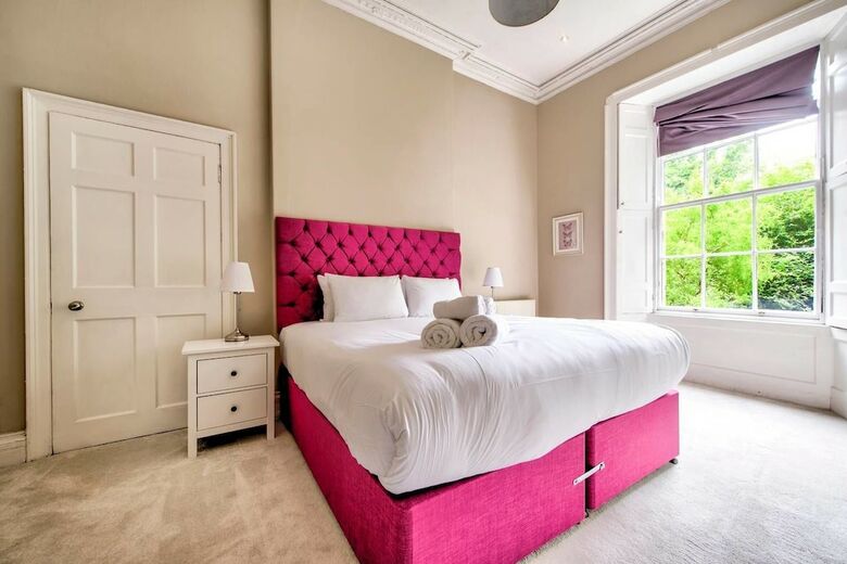City Centre Georgian Maindoor 2bed/2bath Apartment