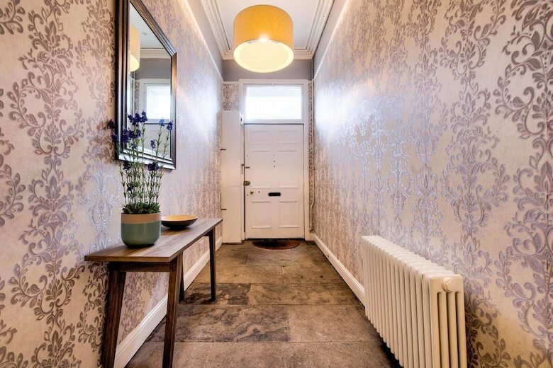 City Centre Georgian Maindoor 2bed/2bath Apartment