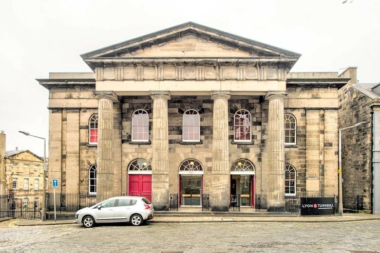 City Centre Georgian Maindoor 2bed/2bath Apartment