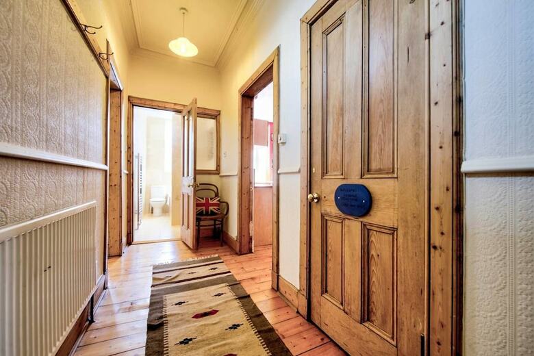 Old Town 1-bed Apartment With Stunning Views