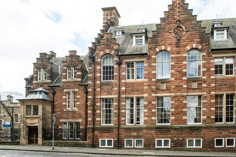 Stylish Central Apartment Near Royal Mile