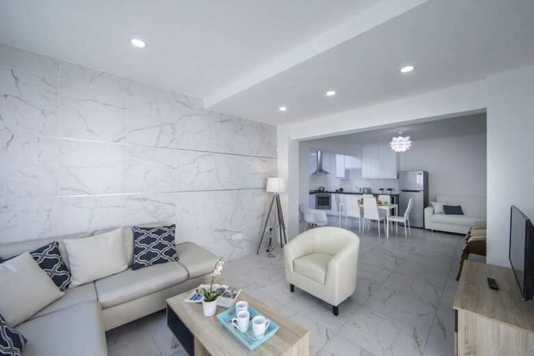 Apartamentos Larnaca Finikoudes Suite 405