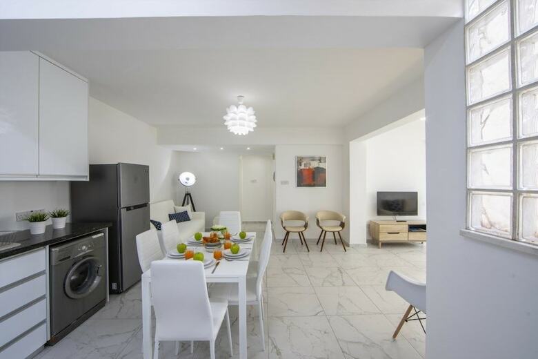 Apartamentos Larnaca Finikoudes Suite 405