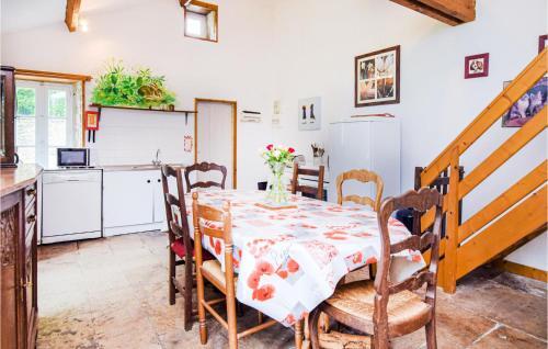 Holiday Home Cour Maqueron N-794
