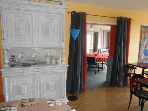 Hotel Le Logis Des Pr�s Braheux