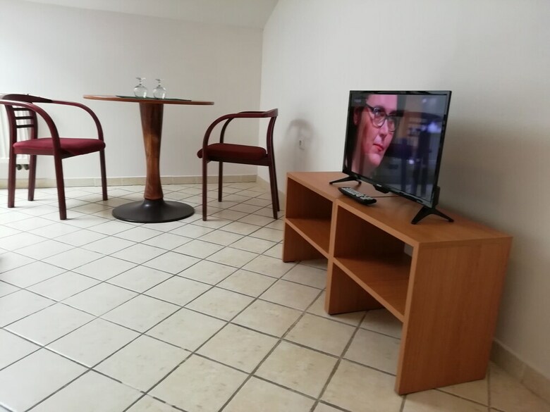 Hotel 28