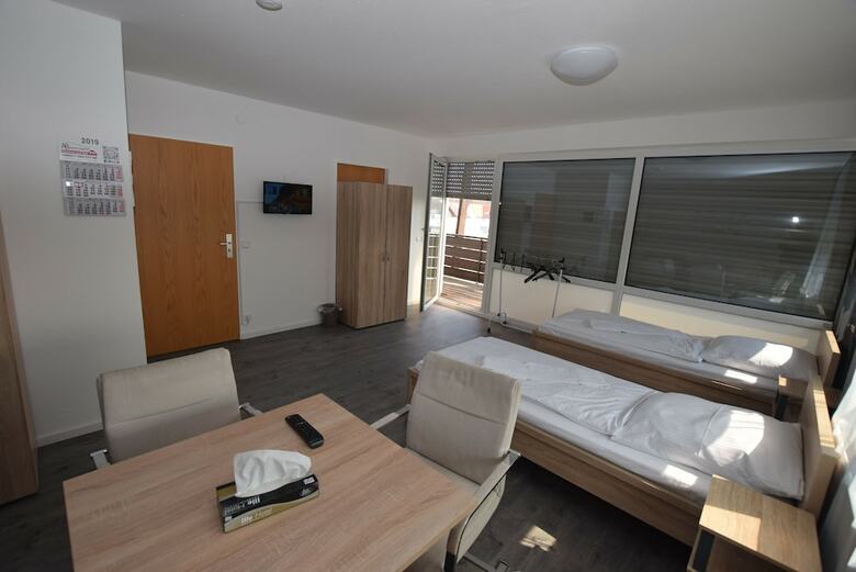 Hostal Messezimmer Ab Apartments