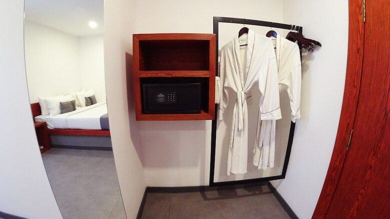 Aparthotel Hotel Records