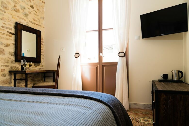 Apartamentos Ch Adrianou Suites
