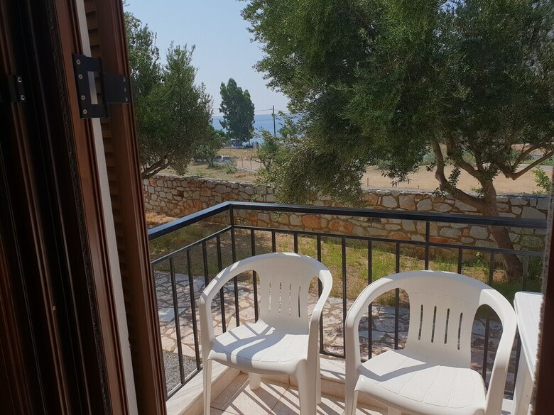 Domaine Papakonstantis Apartments To Let