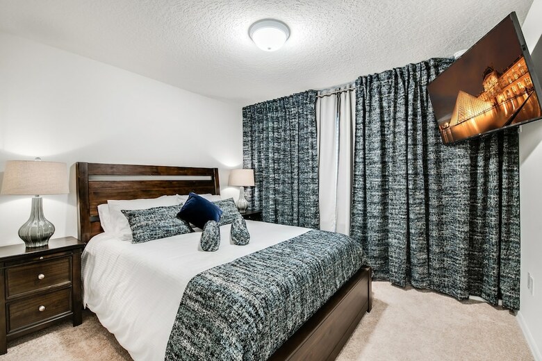 Windsor At Westside - 8915 Geneve By Fairytale Vr