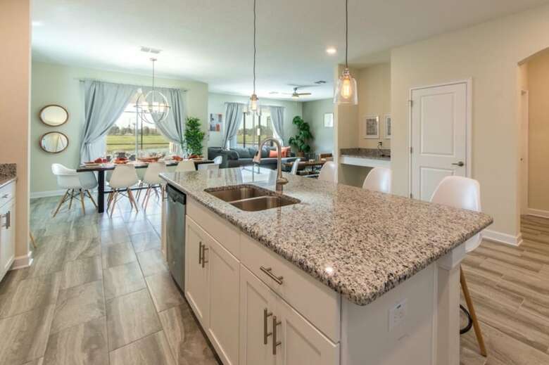 Storey Lake - 4811 Kings By Fairytale Vr