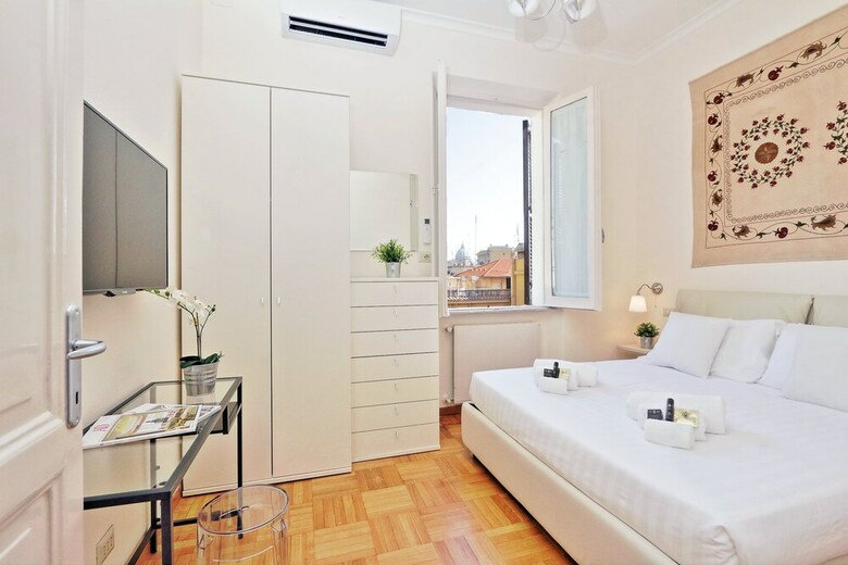 Vatican Luxapart Terrace - My Extra Home