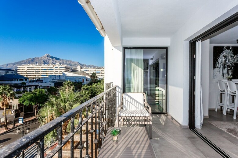 Apartamentos By Riva - Luxurious, Exclusive 2bed Apt Inside Puerto Banus