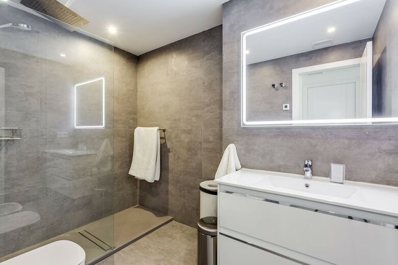 Apartamentos By Riva - Luxurious, Exclusive 2bed Apt Inside Puerto Banus