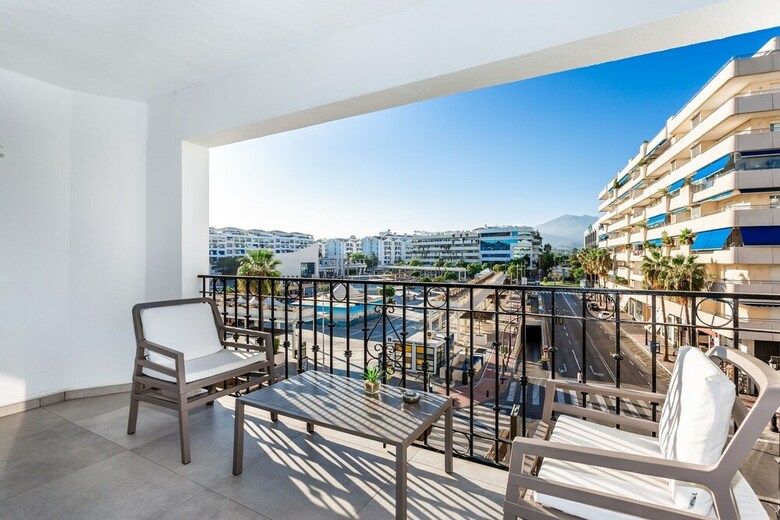 Apartamentos By Riva - Luxurious, Exclusive 2bed Apt Inside Puerto Banus
