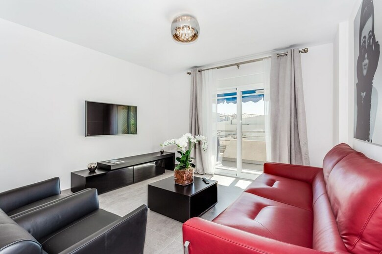 Apartamentos By Riva - Luxurious, Exclusive 2bed Apt Inside Puerto Banus