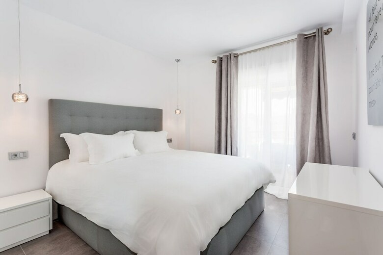 Apartamentos By Riva - Luxurious, Exclusive 2bed Apt Inside Puerto Banus