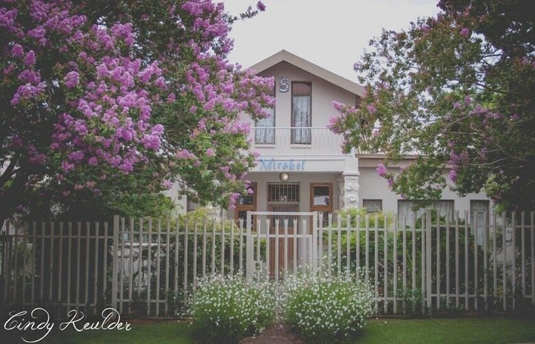 Hotel Mirabel Guesthouse