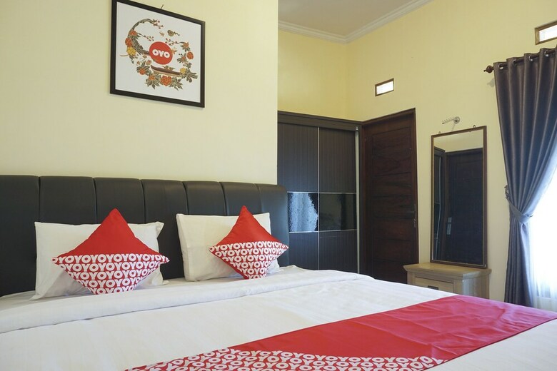 Hotel Oyo 895 Mahameru Residence