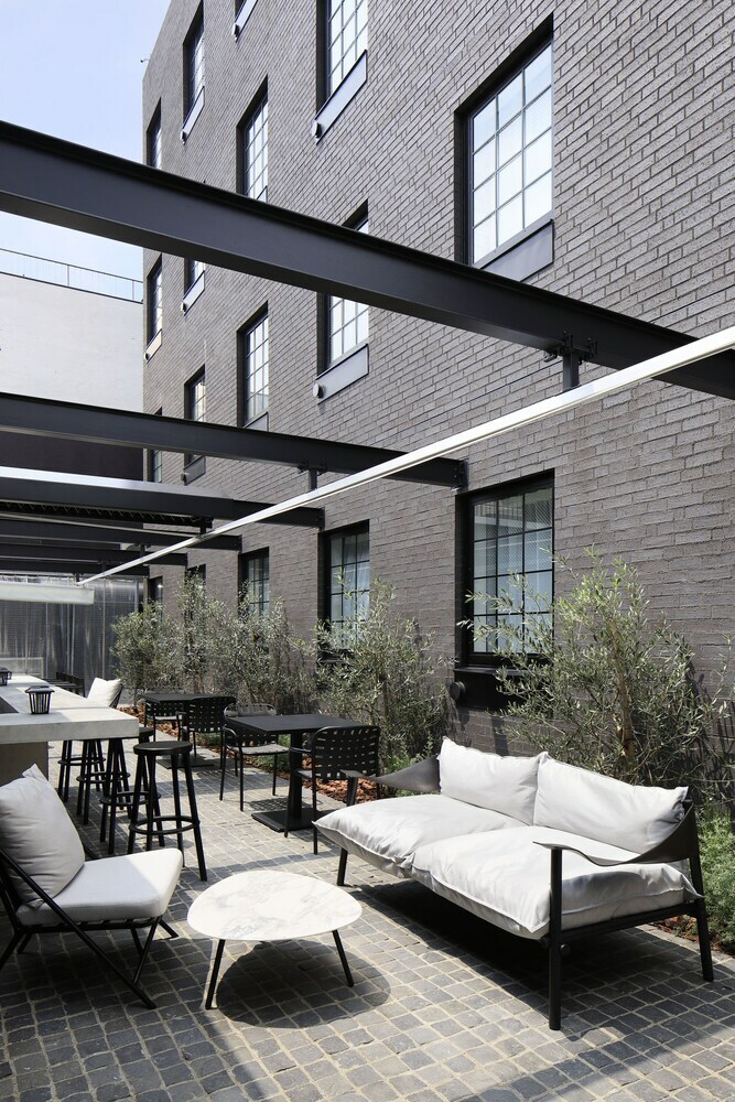 Cen Diversity Hotel & Cafe