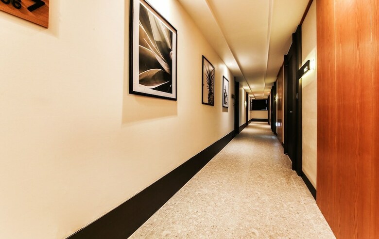 Gray 191 Hotel