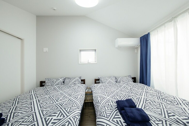 Higashi-rokugo House White