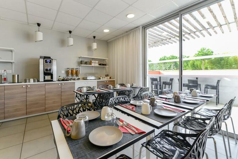 Aparthotel Park & Suites El�gance Cornebarrieu