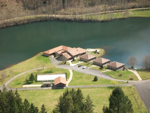 Les Roulottes Du Lac Des Graves