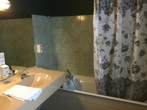 Hotel Restaurant Les Bl�s D'or