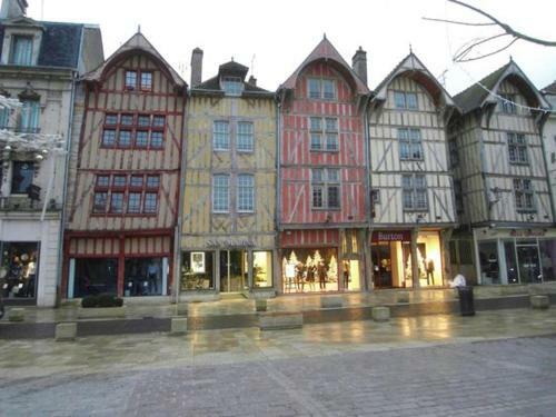 Hotel H�tel Balladins Troyes