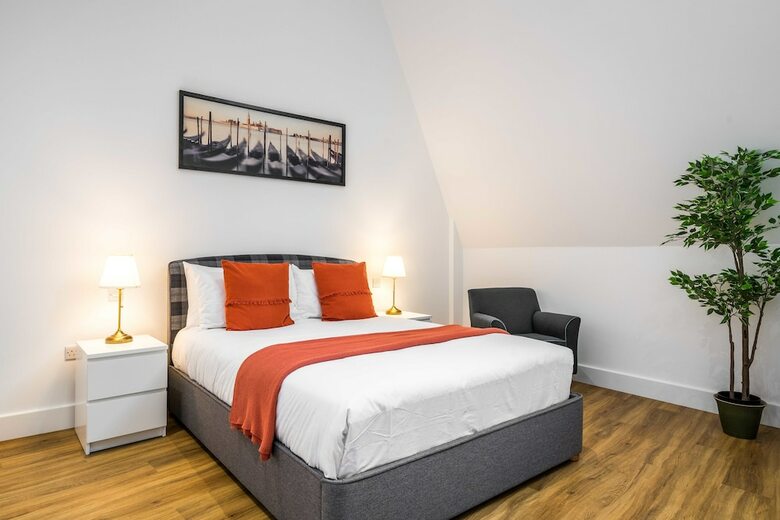 Hotel London City View