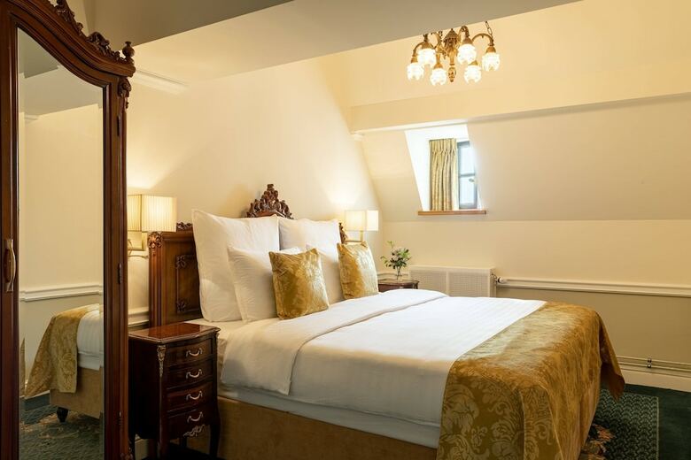 Hotel Schloss Lieser, Autograph Collection