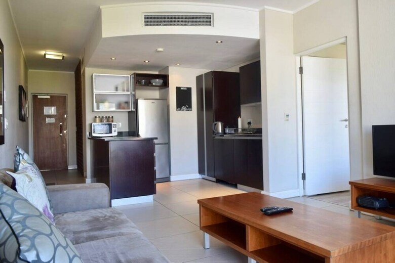 Relaxing 2 Bedroom Rockwell Apartment Suite