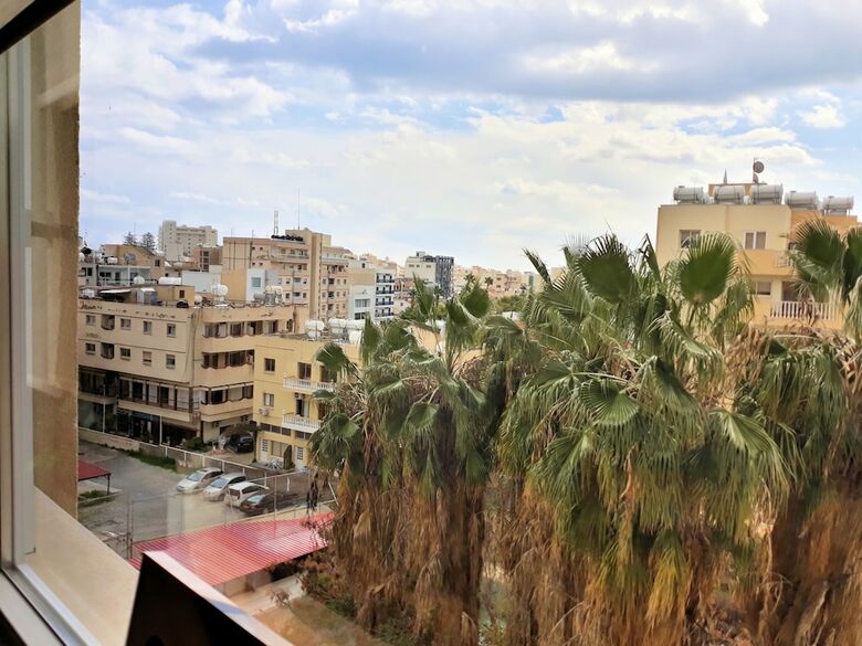 Sunny Apartment Larnaca