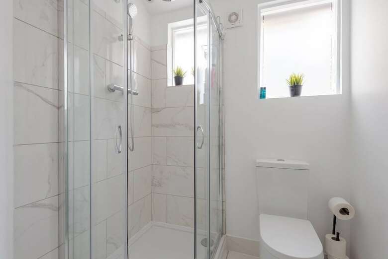Apartamentos Beautifully Modern 2 Bedroom Flat For 4 Guests