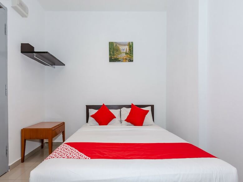 Oyo 1090 Hollitel Hotel Melaka