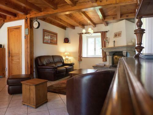 Entre Rivi�re Et For�t En Auvergne