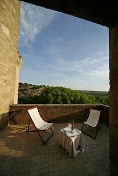 Bed & Breakfast Chateau De La Barben